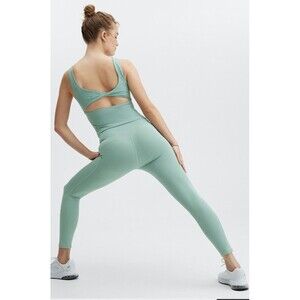 NWT Fabletics Oasis Twist Back Built-in-Bra Tank SIZE 2X